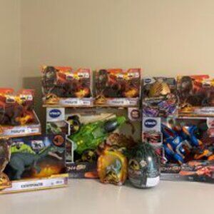 Dinosaur Lot - Vtech Switch & Go Jurassic World Extreme Damage